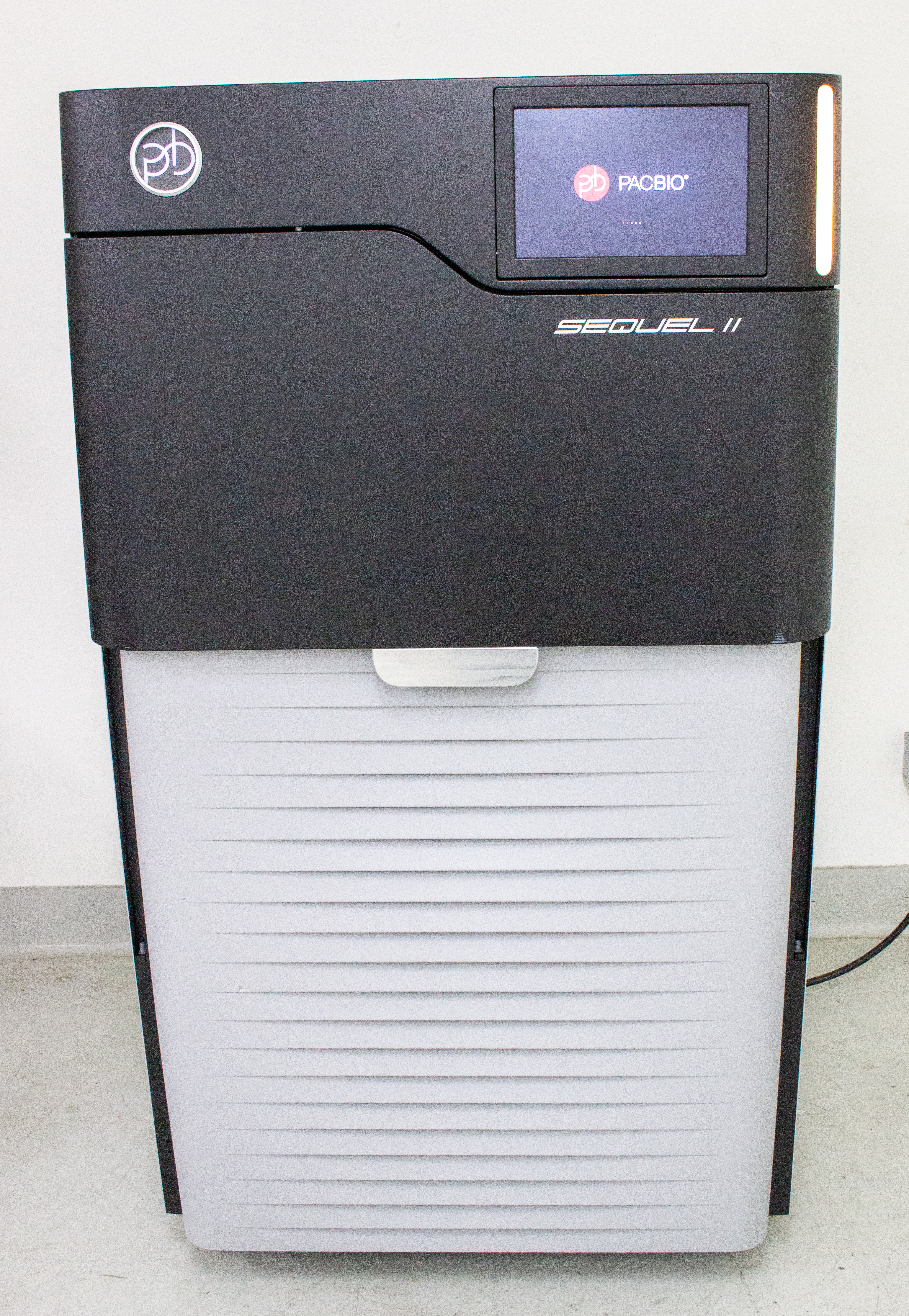 PacBio Sequel II Genome Sequencing System 101-447-000
