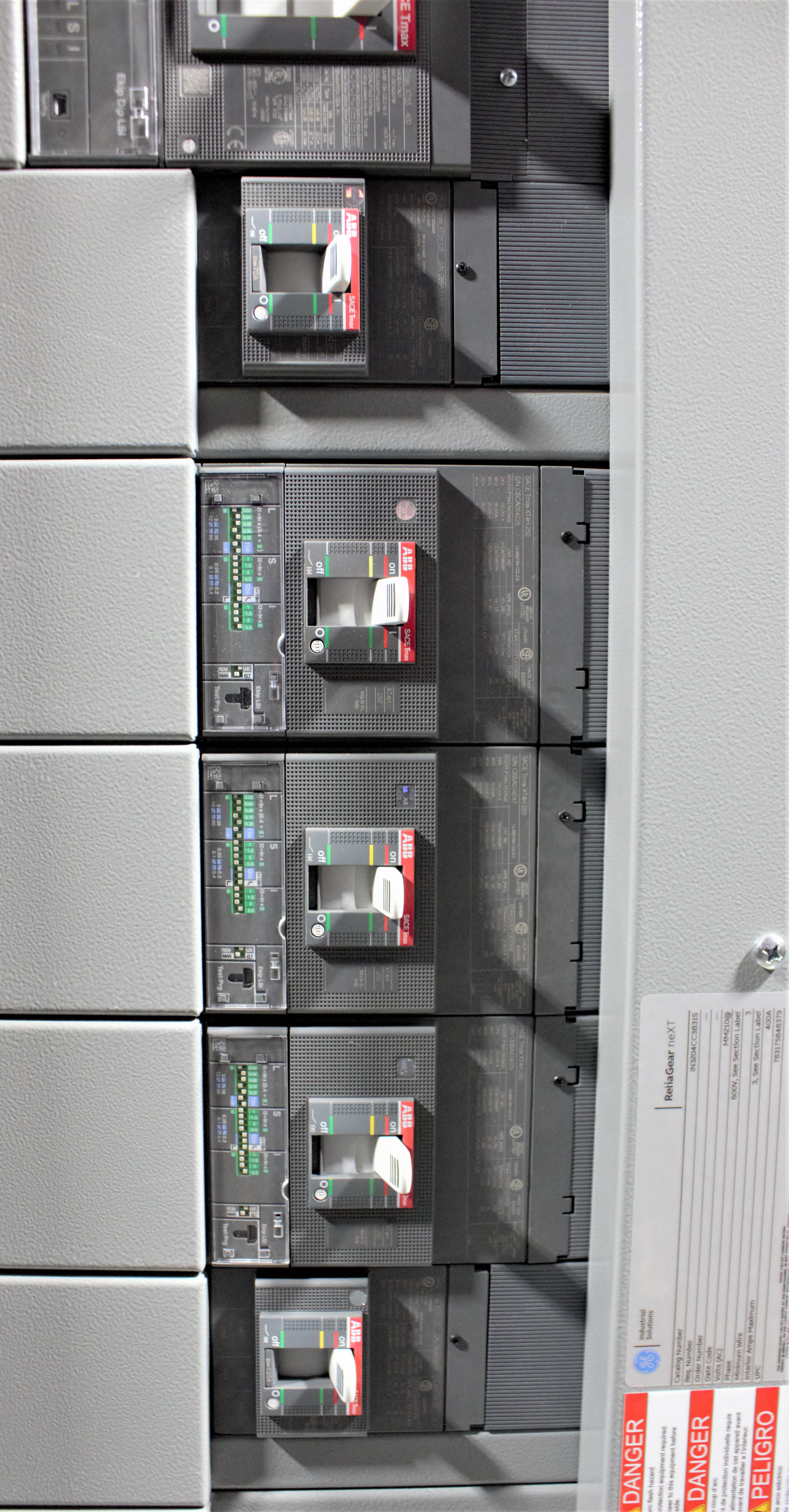 Equipamentos Diversos para Fábricas ABB Group ReliaGear neXT 600V. Sem Uso