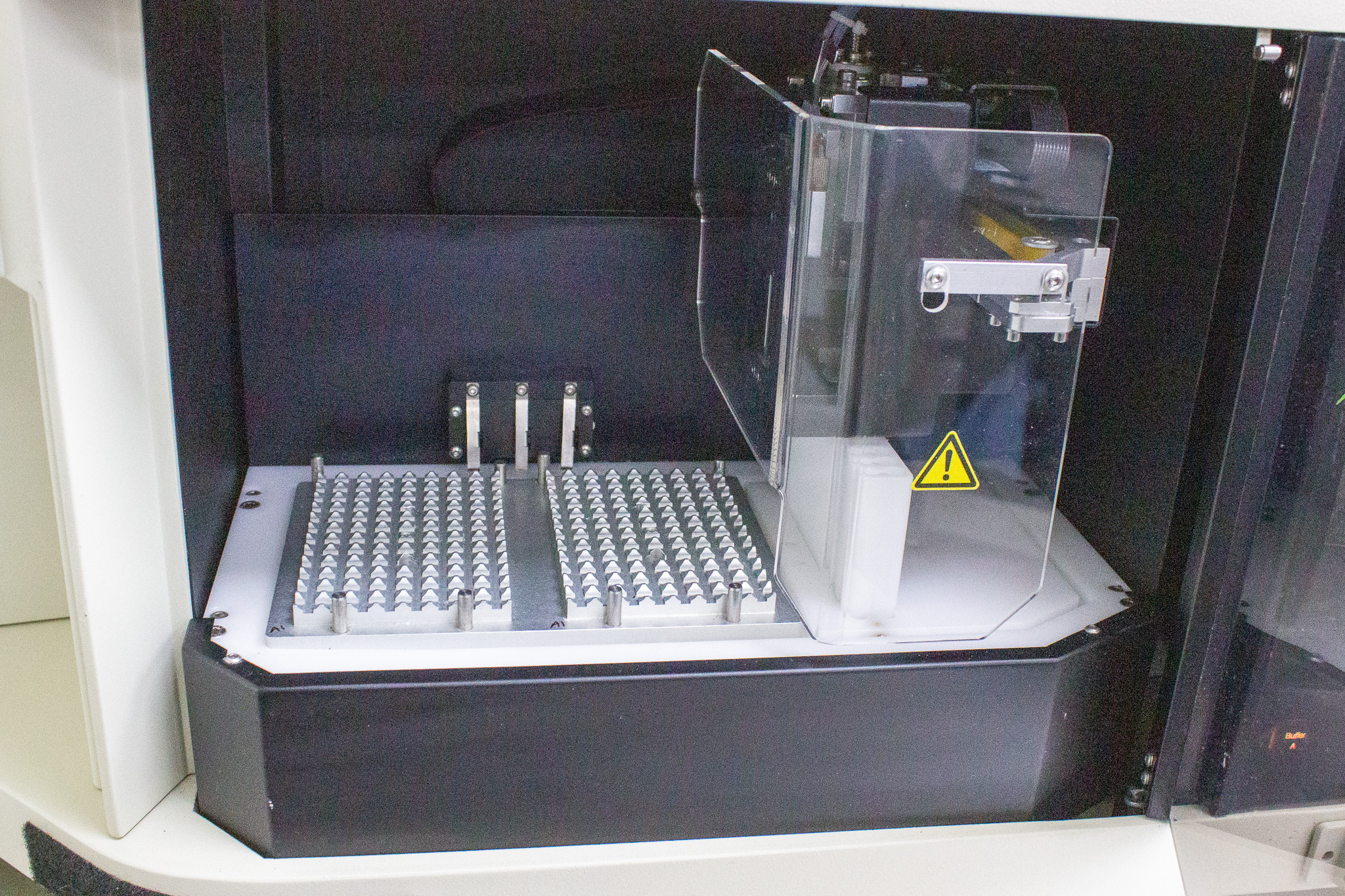 REUZEit - Bio Rad ProteOn XPR36 Protein Analyzer SPR Optical Biosensor ...