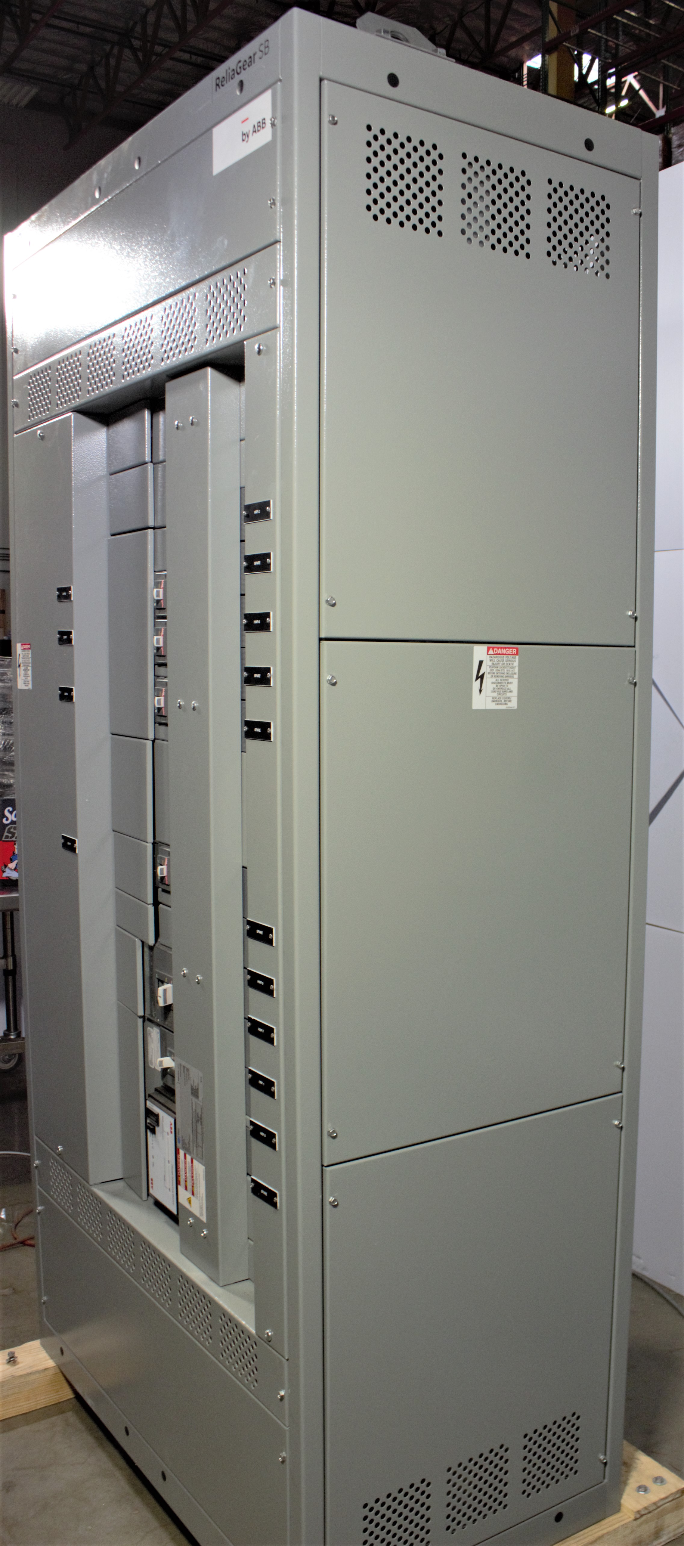 Equipamentos Diversos para Fábricas ABB Group ReliaGear neXT 600V. Sem Uso